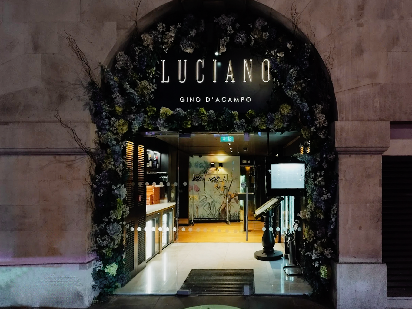 LUCIANO BY GINO D'ACAMPO : Londra / İNGİLTERE — 1