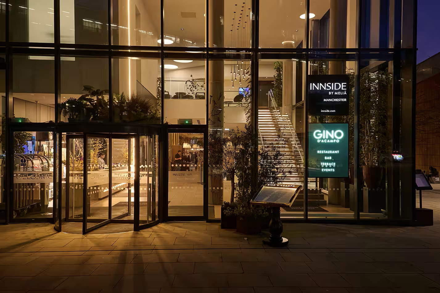 GINO D'ACAMPO : Manchester / İNGİLTERE — 1