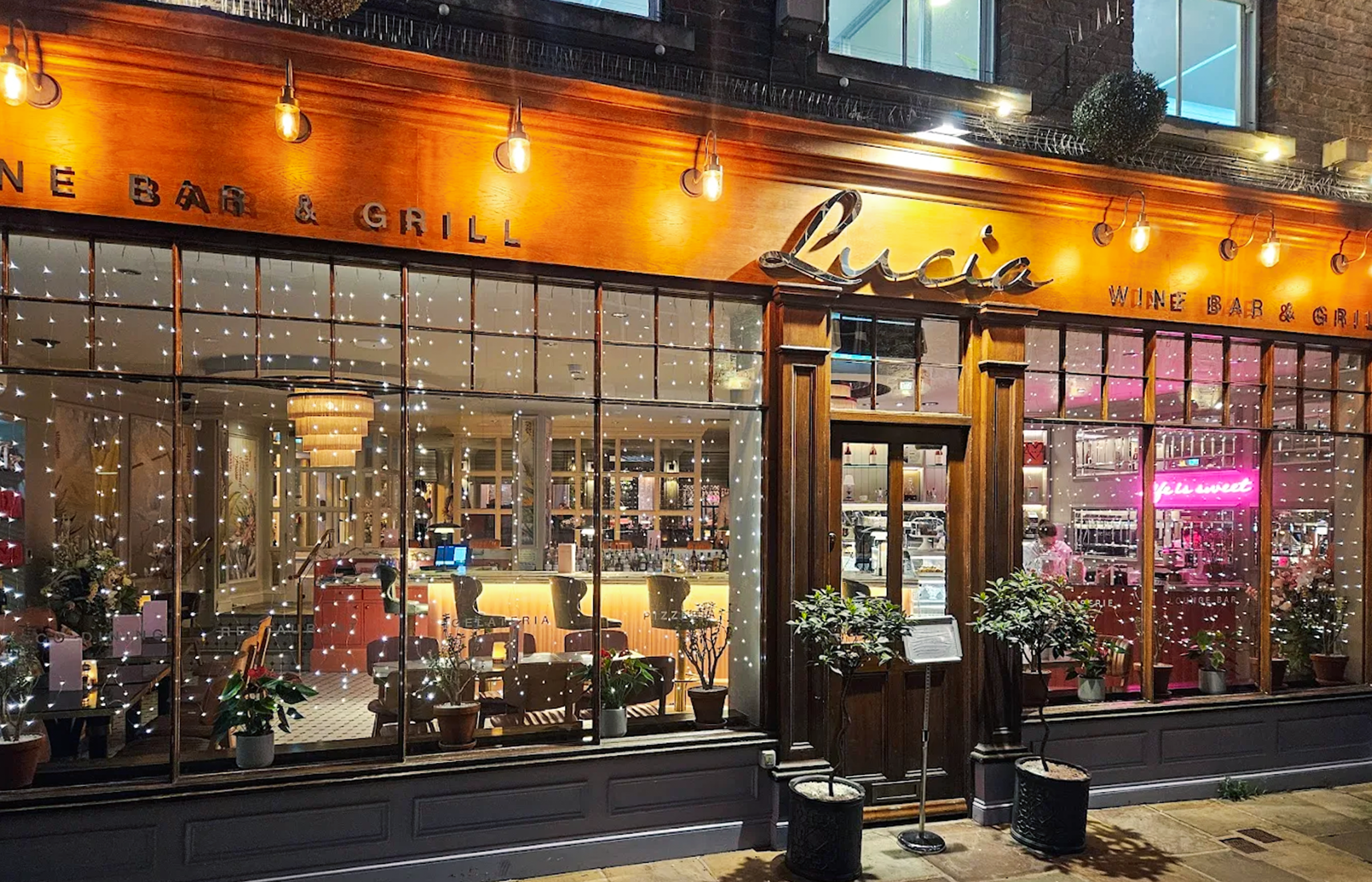 LUCIA  : York / İNGİLTERE — 1